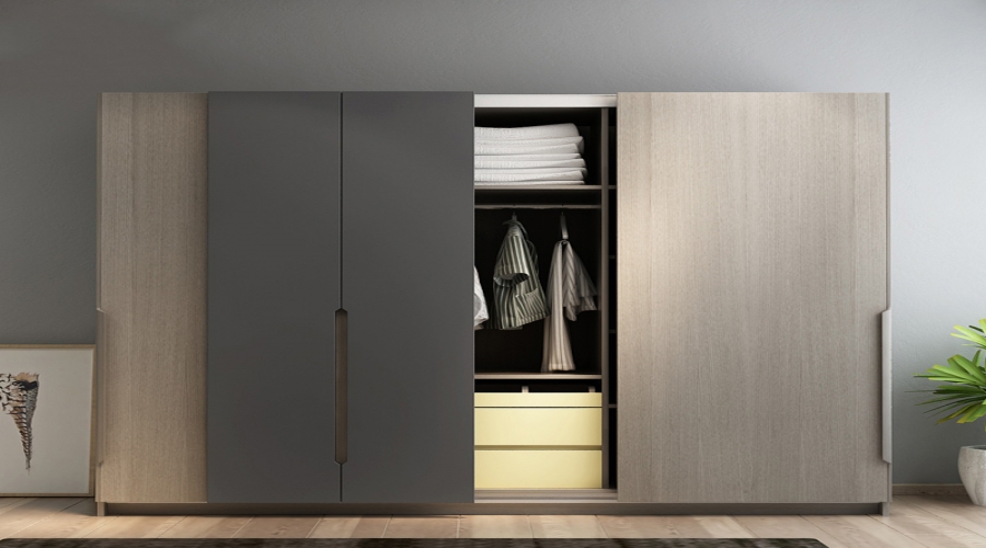 開門衣柜